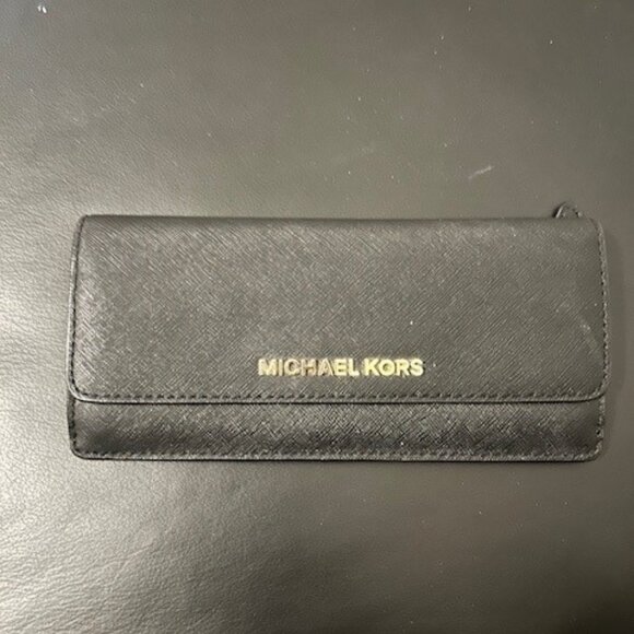Black Saffiano Leather Jet Set wallet - Picture 1 of 4